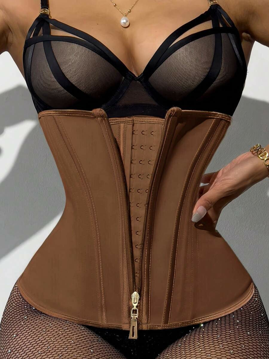 SculptZipâ˘- Shaping Waist with Closure For Maximum Control.